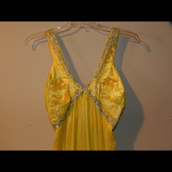 Prom Dress/ Formal Gown - Picture 3 of 5